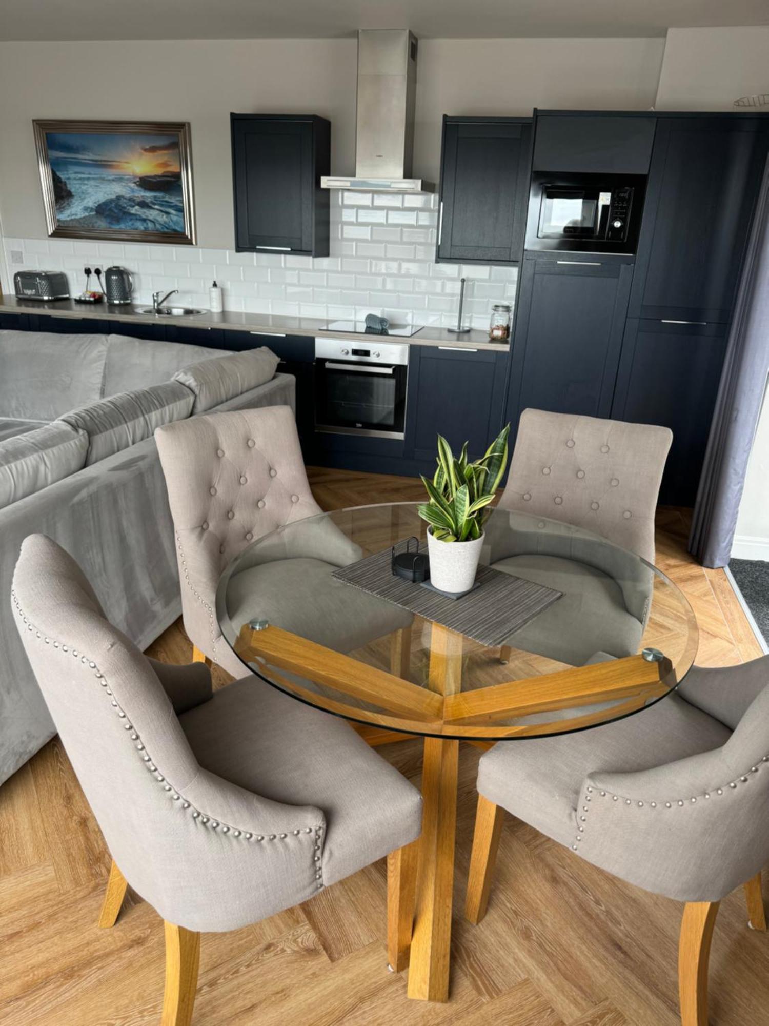 Beach House Apartment On Ground Floor With Sea View - Pet Friendly Cleveleys Exterior photo